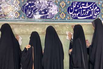 آئین غبار روبی حرم کریمه اهل بیت علیهم السلام 